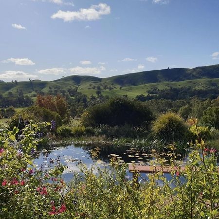 Strawbale Cottage - Wingspread Garden Strath Creek Екстер'єр фото